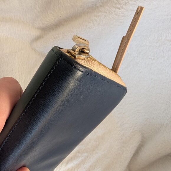 Authentic Chloe Two Toned Blue Continental Wallet with Chain Hook - Picture 2 of 15